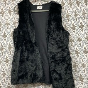 JOLT black furry vest